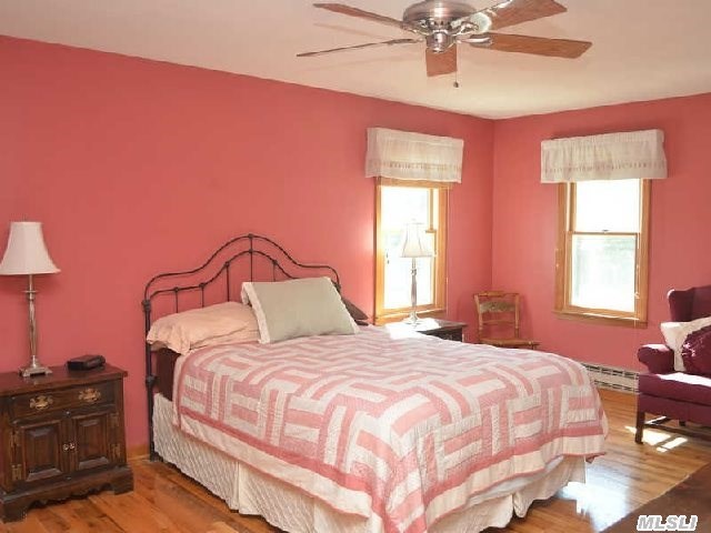 94 W Farm Rd