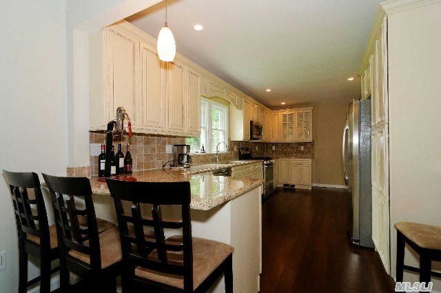 985 Boisseau Ave