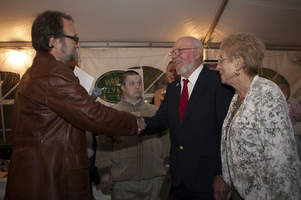 Mayor Nyce with this year's grand marshal Otto Schoenstein and wife June. (Credit: Katharine Schroeder)