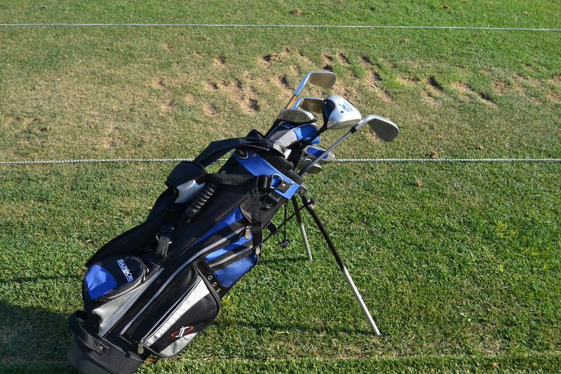 Set of beginner clubs.
