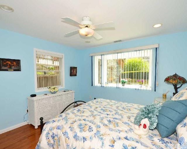 1005 Bluffs Dr