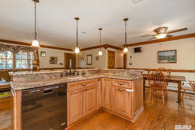 305 Leeward Dr