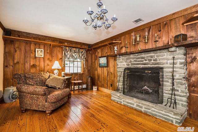 305 Leeward Dr
