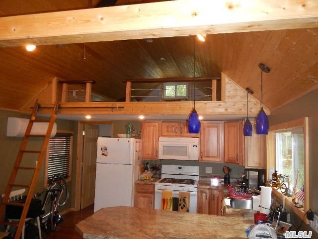 35 Cutlas St