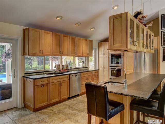 490 Northfield Ln