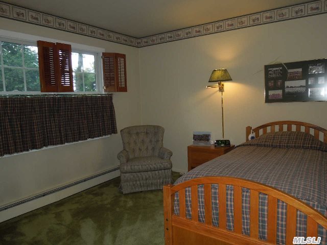 52 Bay Harbor Rd