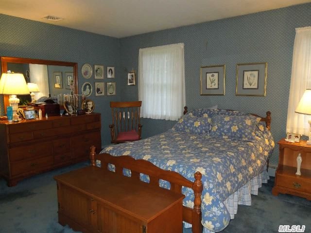 52 Bay Harbor Rd