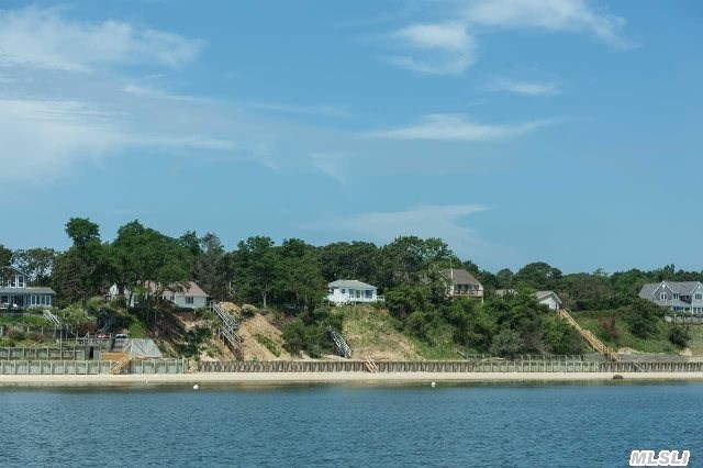 6925 Nassau Point Rd