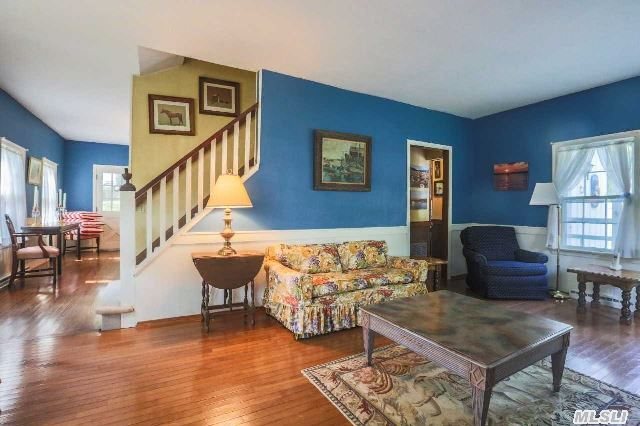 6925 Nassau Point Rd