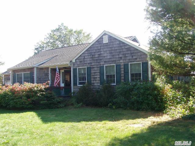 9 Lorraine Ct