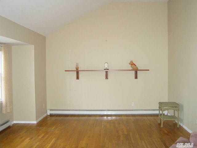 9 Lorraine Ct