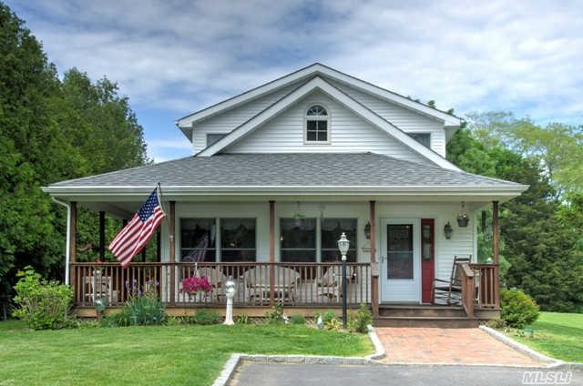 955 Pequash Ave