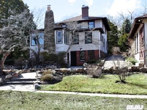 1150 Grand Ave