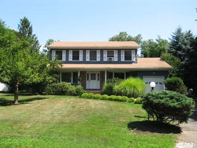 300 Green Hill Ln