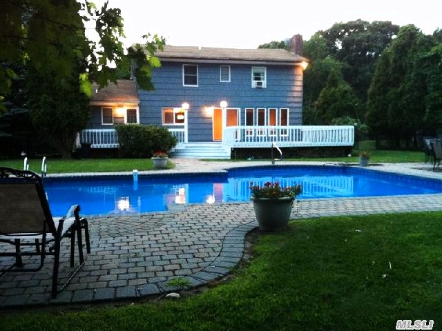 300 Green Hill Ln