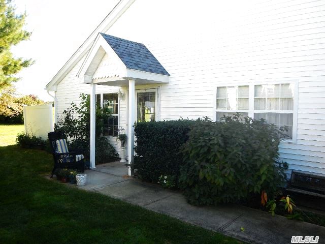 36 Summerfield Ln