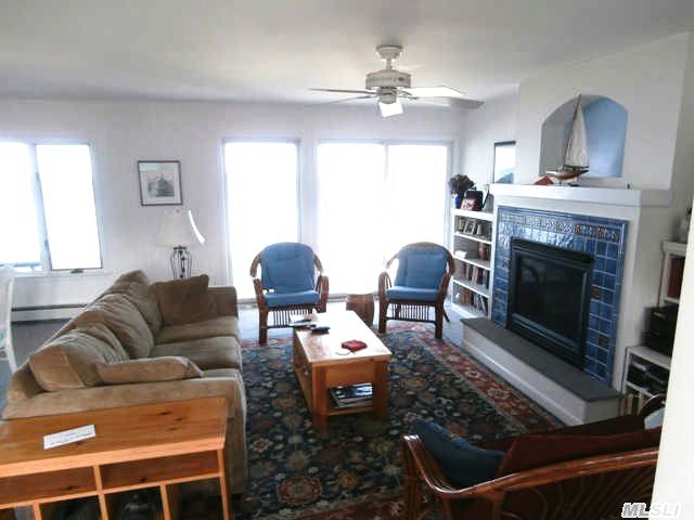 3655 Bay Shore Rd
