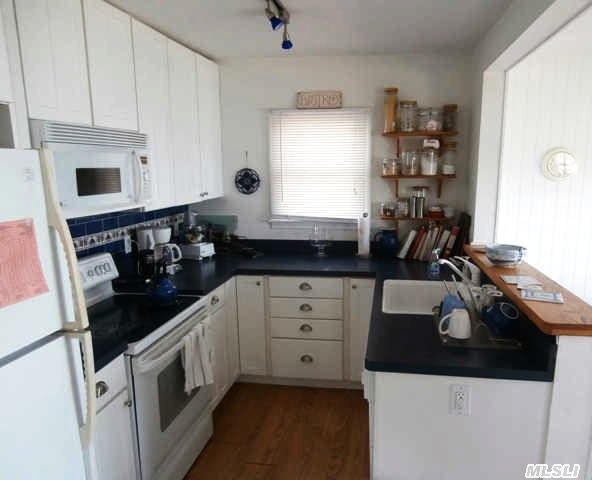 3655 Bay Shore Rd
