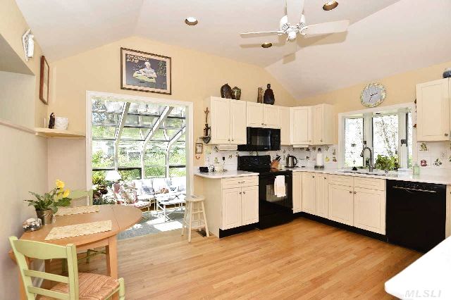 4170 Great Peconic Ba Blvd