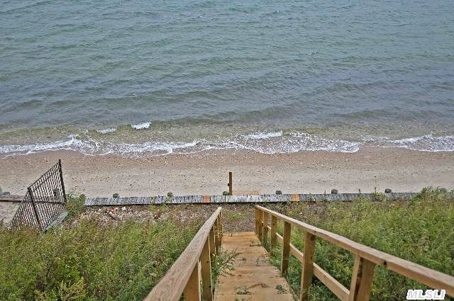 5370 Nassau Point Rd