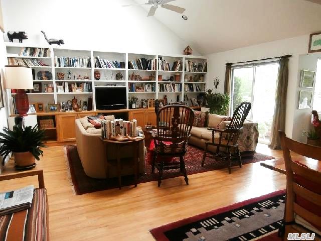 7 Lakeview Ct