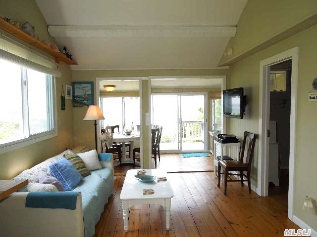 888 Sound Shore Rd