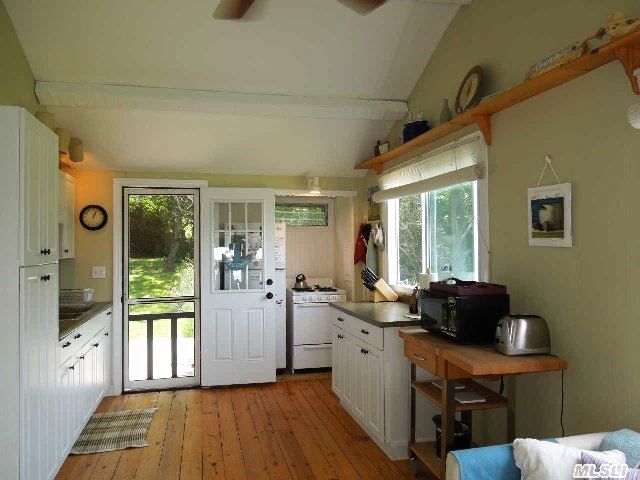 888 Sound Shore Rd