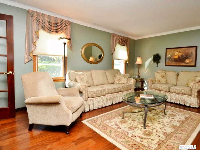 94 W Farm Rd