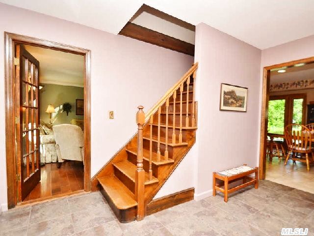 94 W Farm Rd