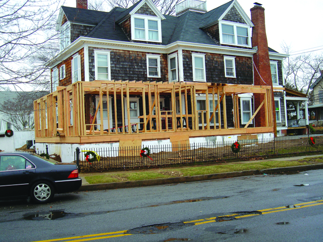 The Gilmores added a side porch after they purchased the inn in 2003. (Credit: Cyndi Murray)