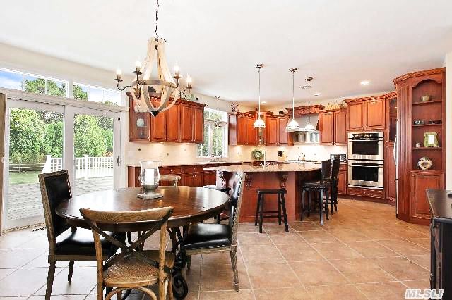 1250 White Eagle Dr