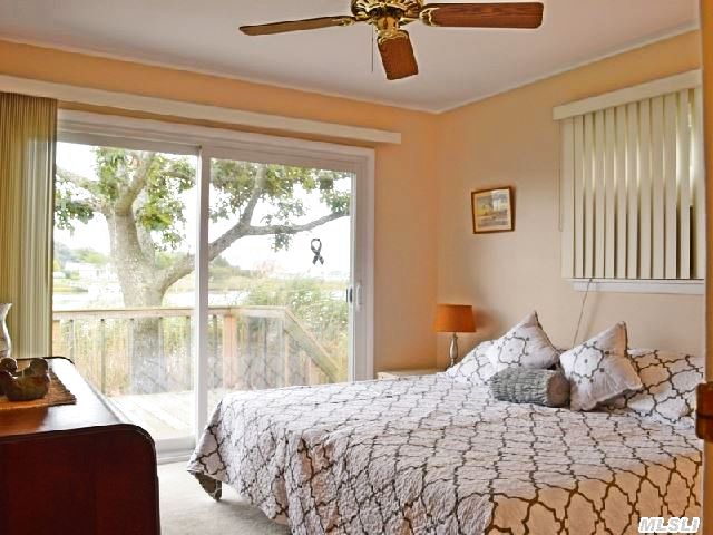 1865 Little Peconic B Ln