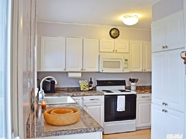 1865 Little Peconic B Ln
