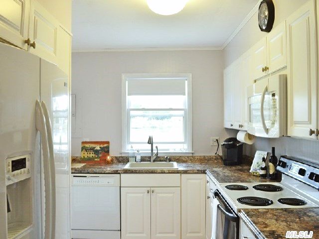 1865 Little Peconic B Ln