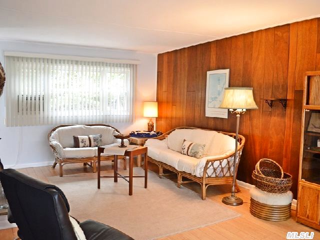 1865 Little Peconic B Ln