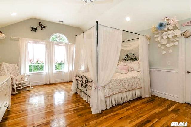 275 Sleepy Hollow Ln