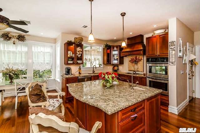 275 Sleepy Hollow Ln