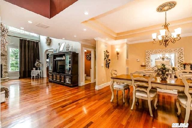 275 Sleepy Hollow Ln