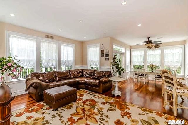 275 Sleepy Hollow Ln