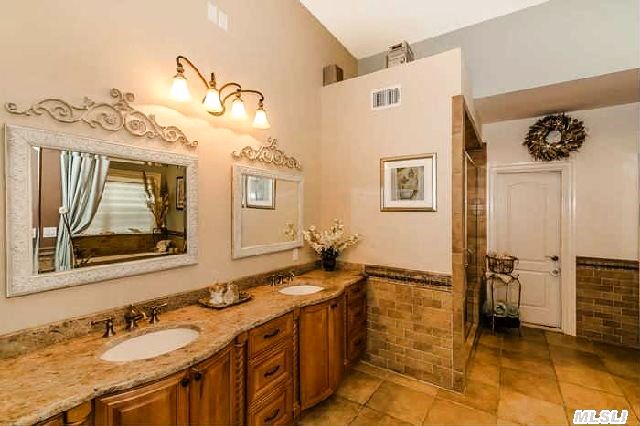 275 Sleepy Hollow Ln