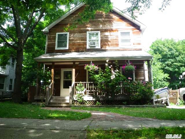 318 2nd St