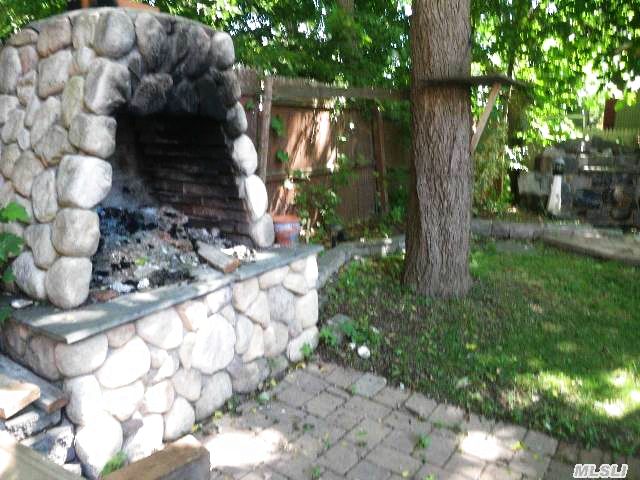 318 2nd St