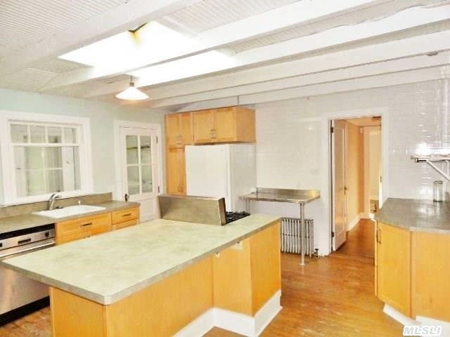 3375 Depot Ln