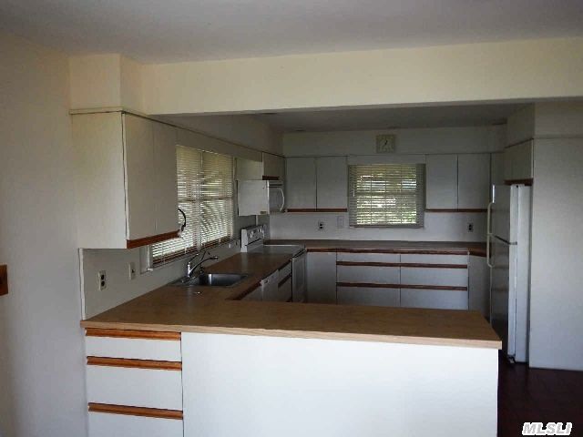 515 South Oakwood Dr