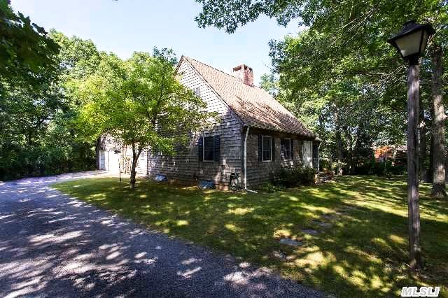 575 Sleepy Hollow Ln