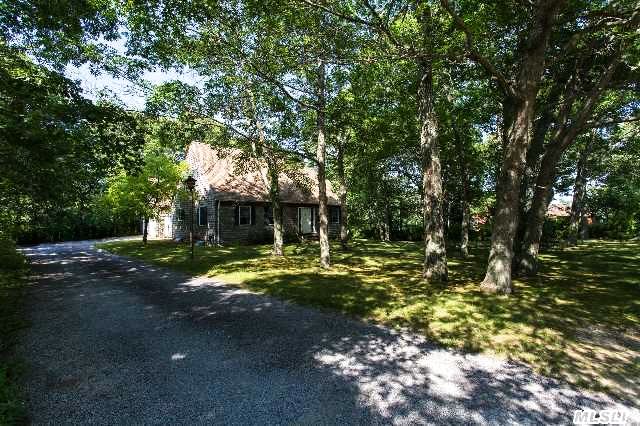 575 Sleepy Hollow Ln