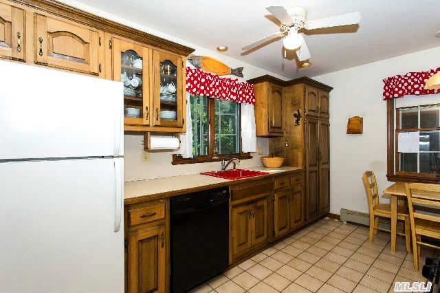 575 Sleepy Hollow Ln