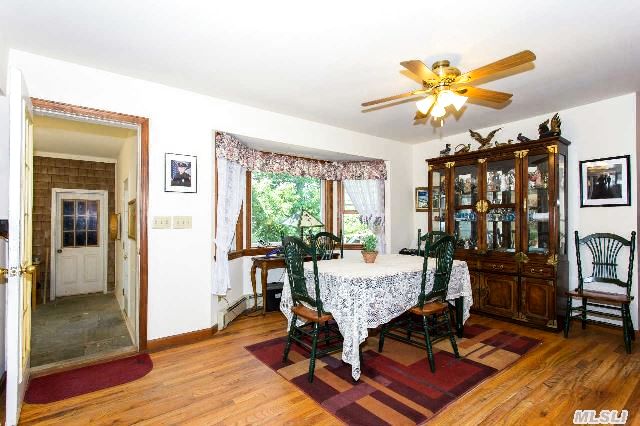 575 Sleepy Hollow Ln