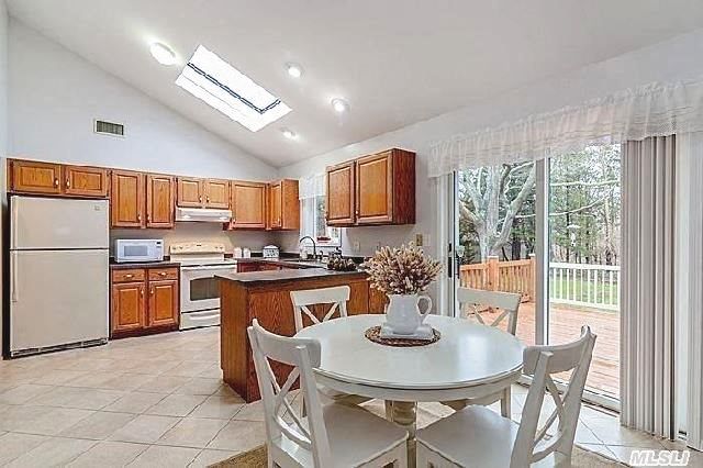 682 Peconic Bay Blvd