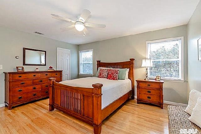 682 Peconic Bay Blvd